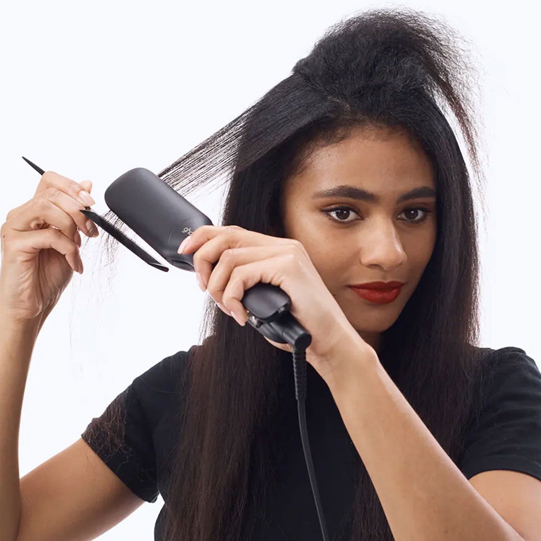 Haarglätter mit breiten Platten